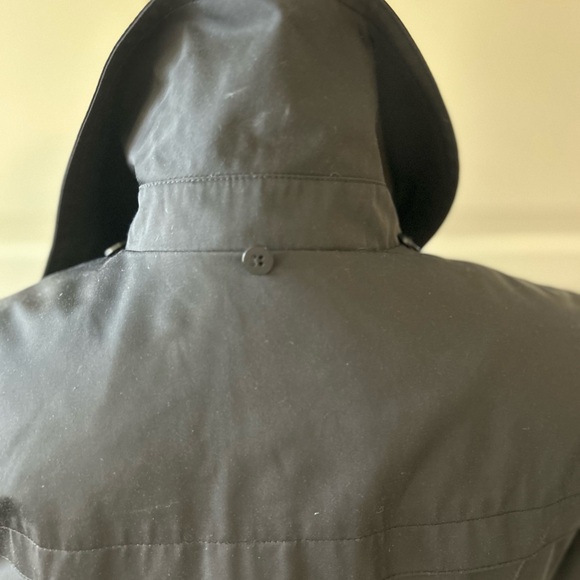 Saks Fifth Avenue Black Trench Coat with Removable Liner Size S - Picture 8 of 13